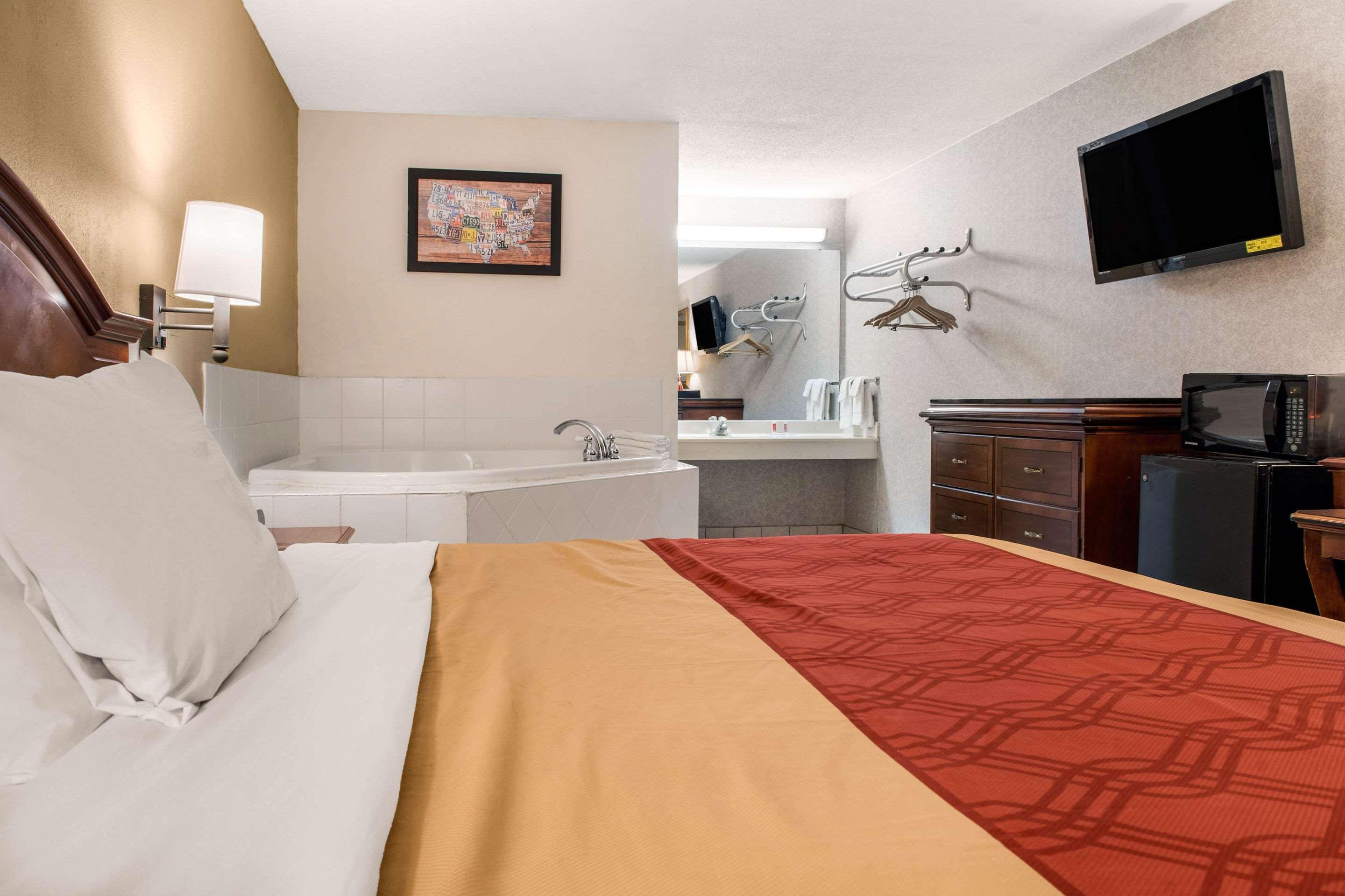 Econo Lodge Holland Екстер'єр фото