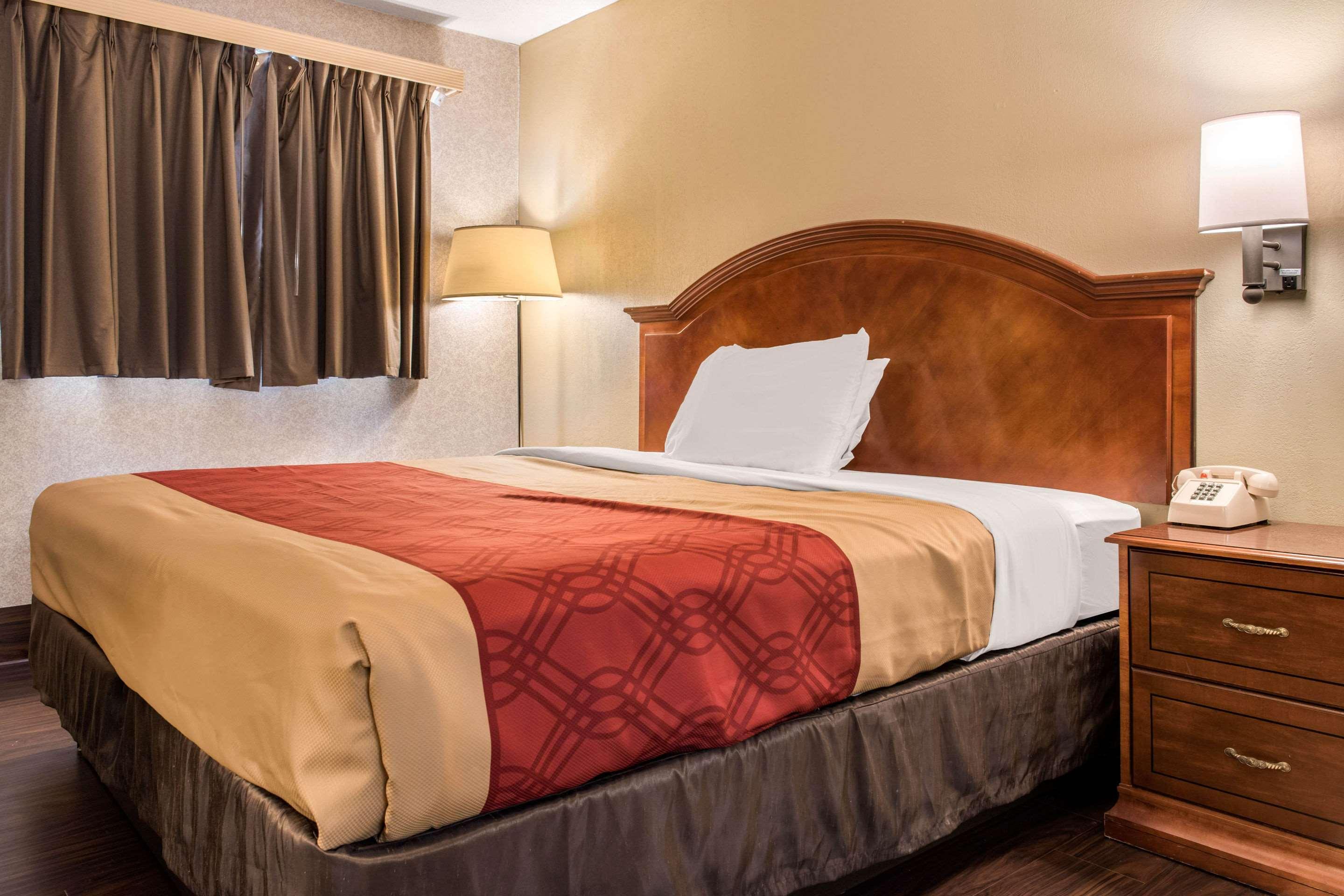 Econo Lodge Holland Екстер'єр фото