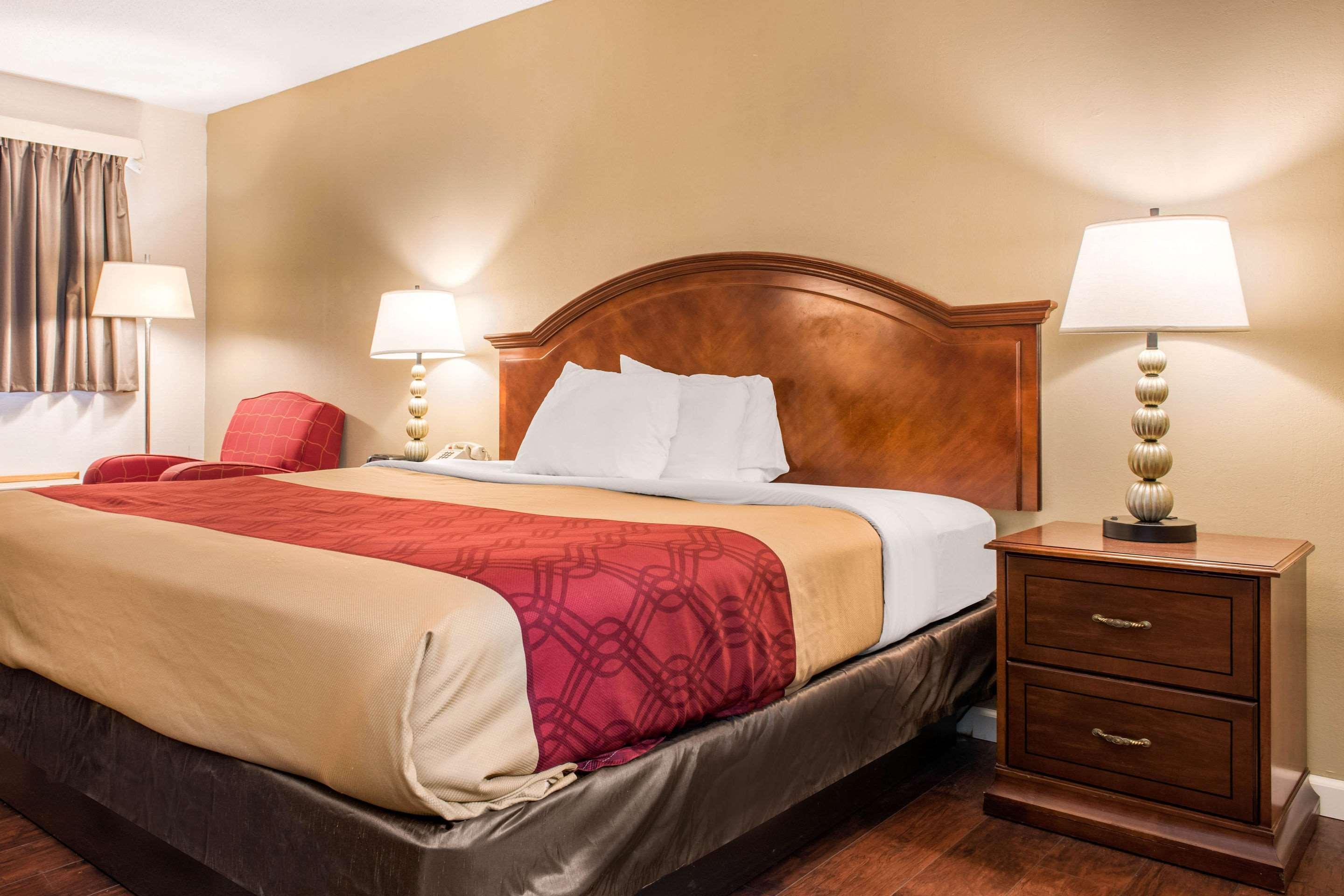 Econo Lodge Holland Екстер'єр фото