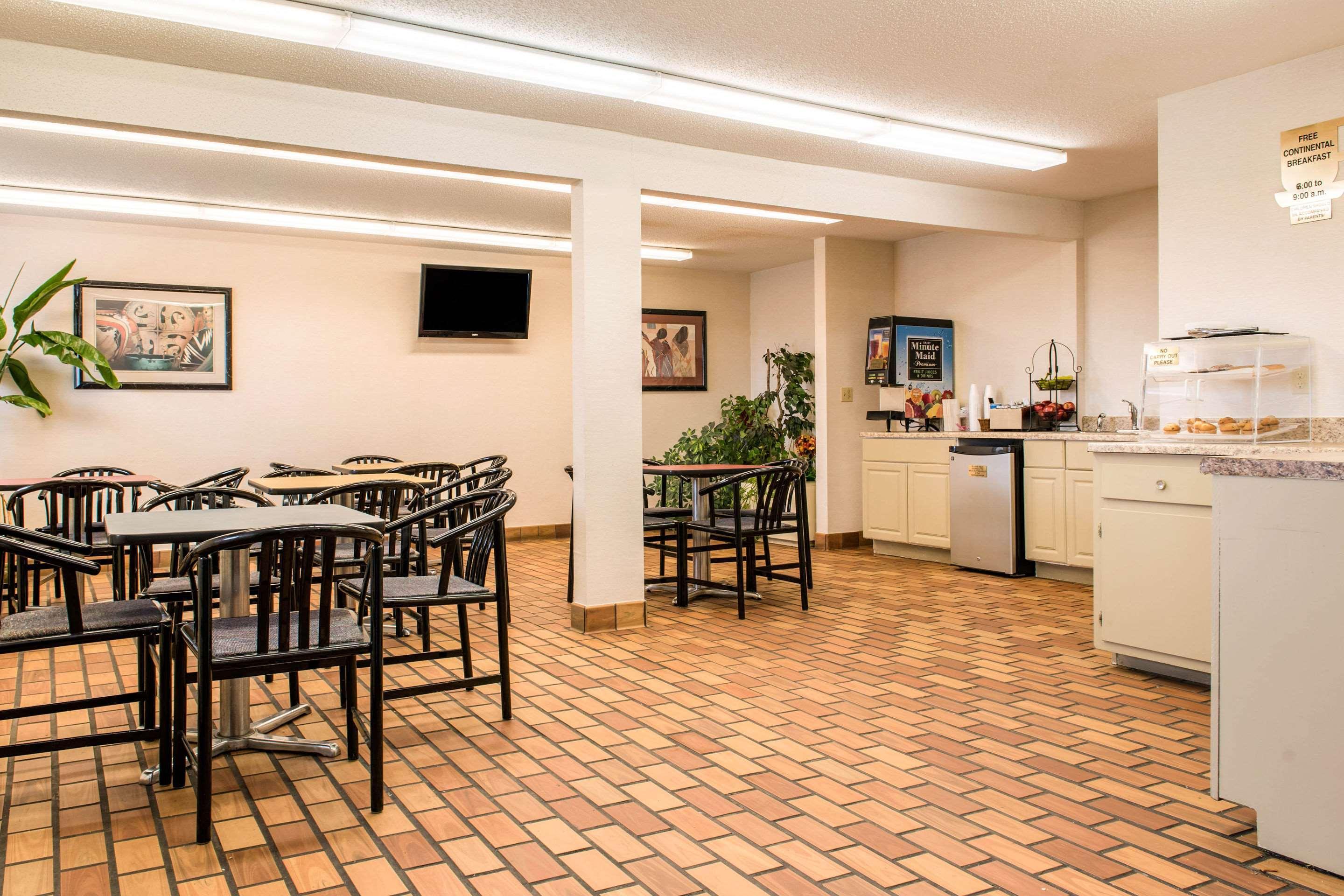 Econo Lodge Holland Екстер'єр фото