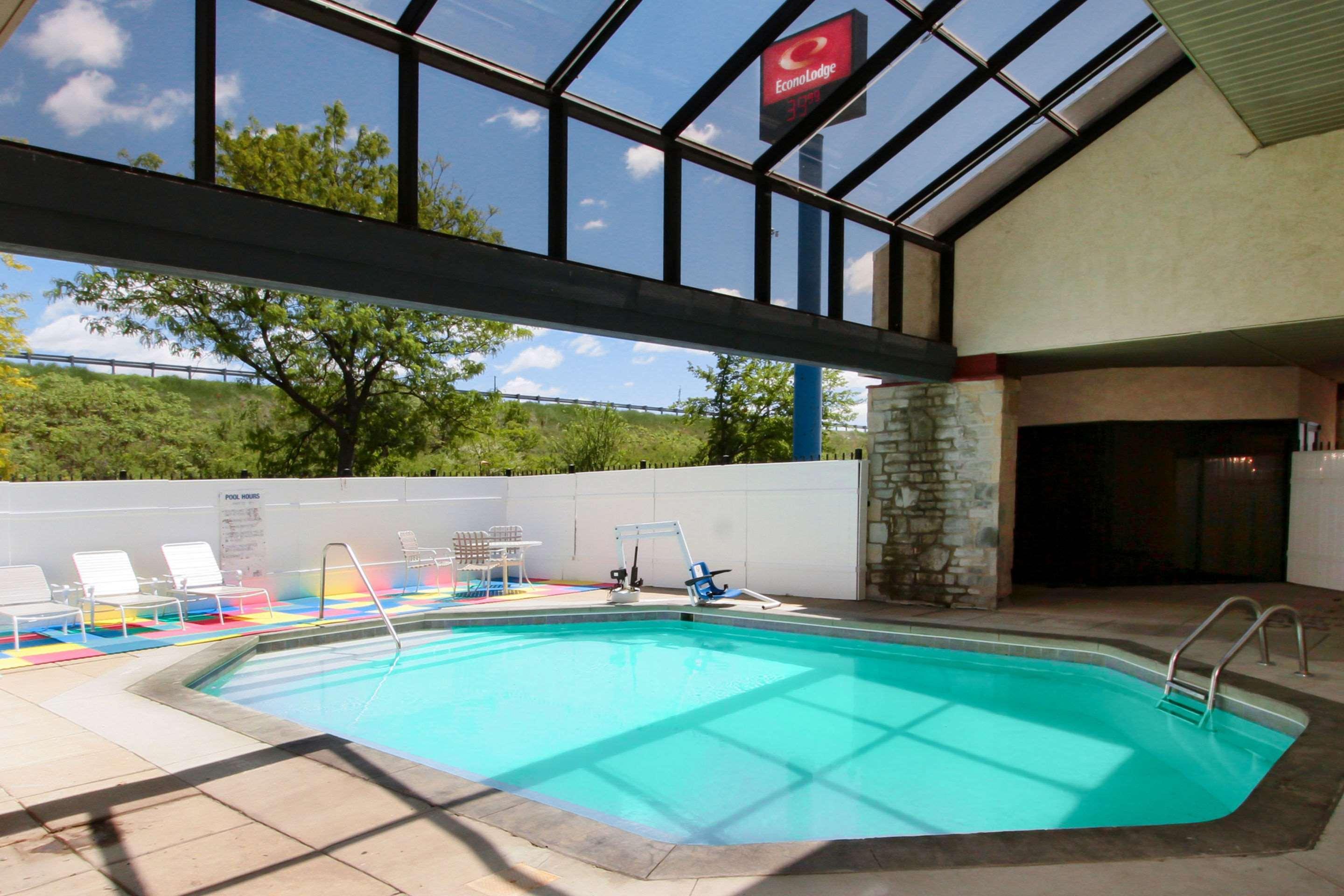 Econo Lodge Holland Екстер'єр фото