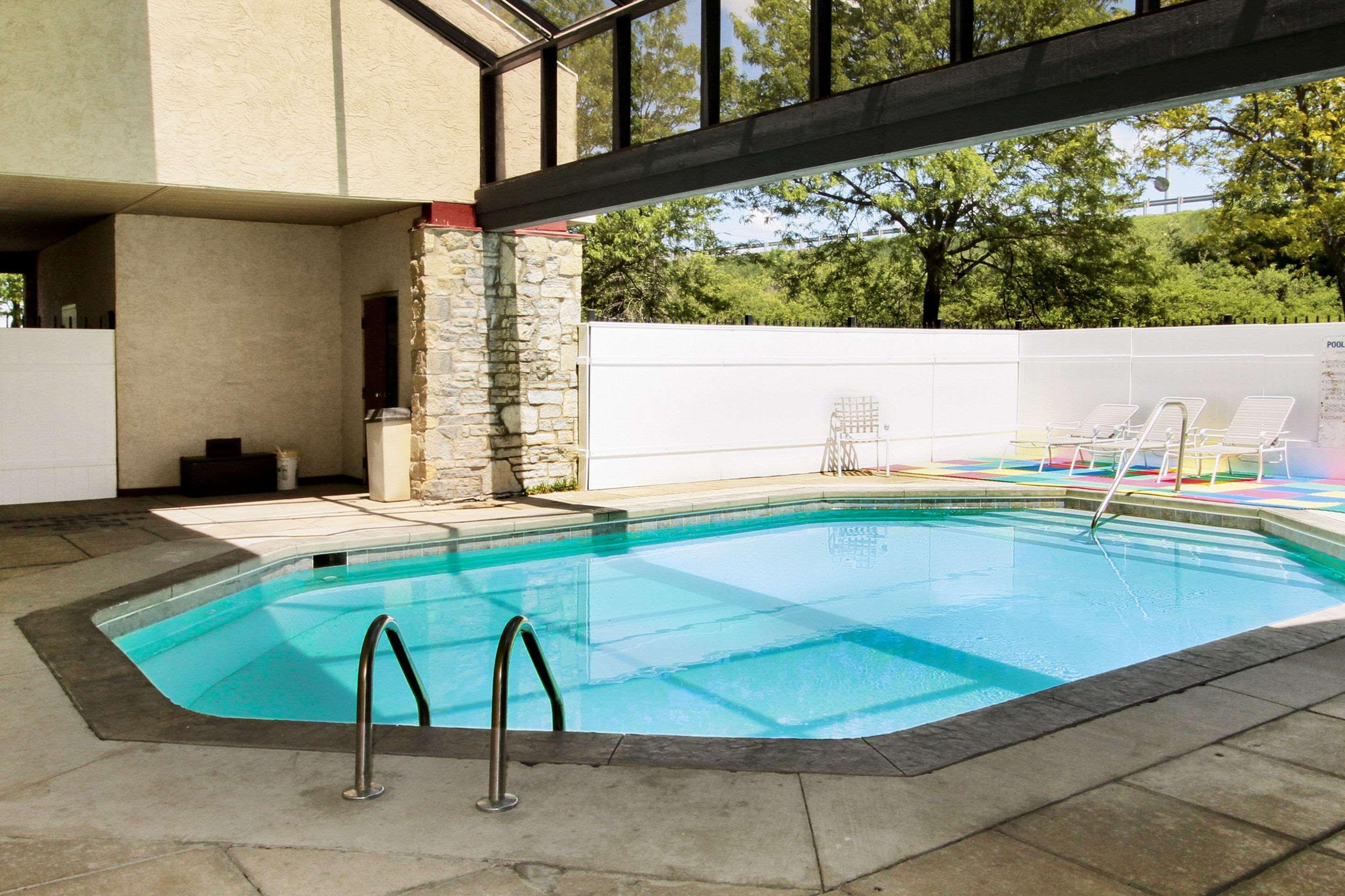 Econo Lodge Holland Екстер'єр фото