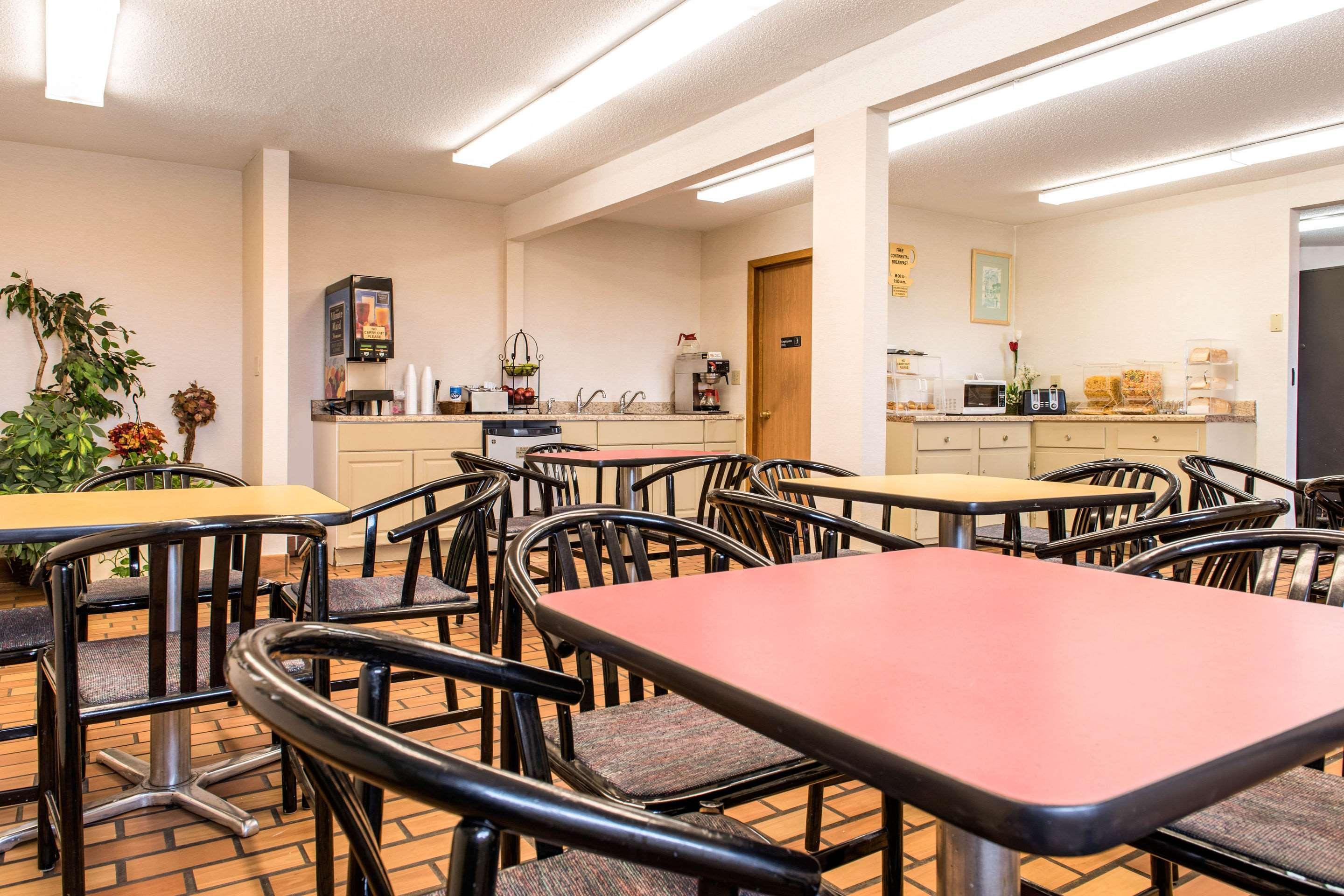 Econo Lodge Holland Екстер'єр фото