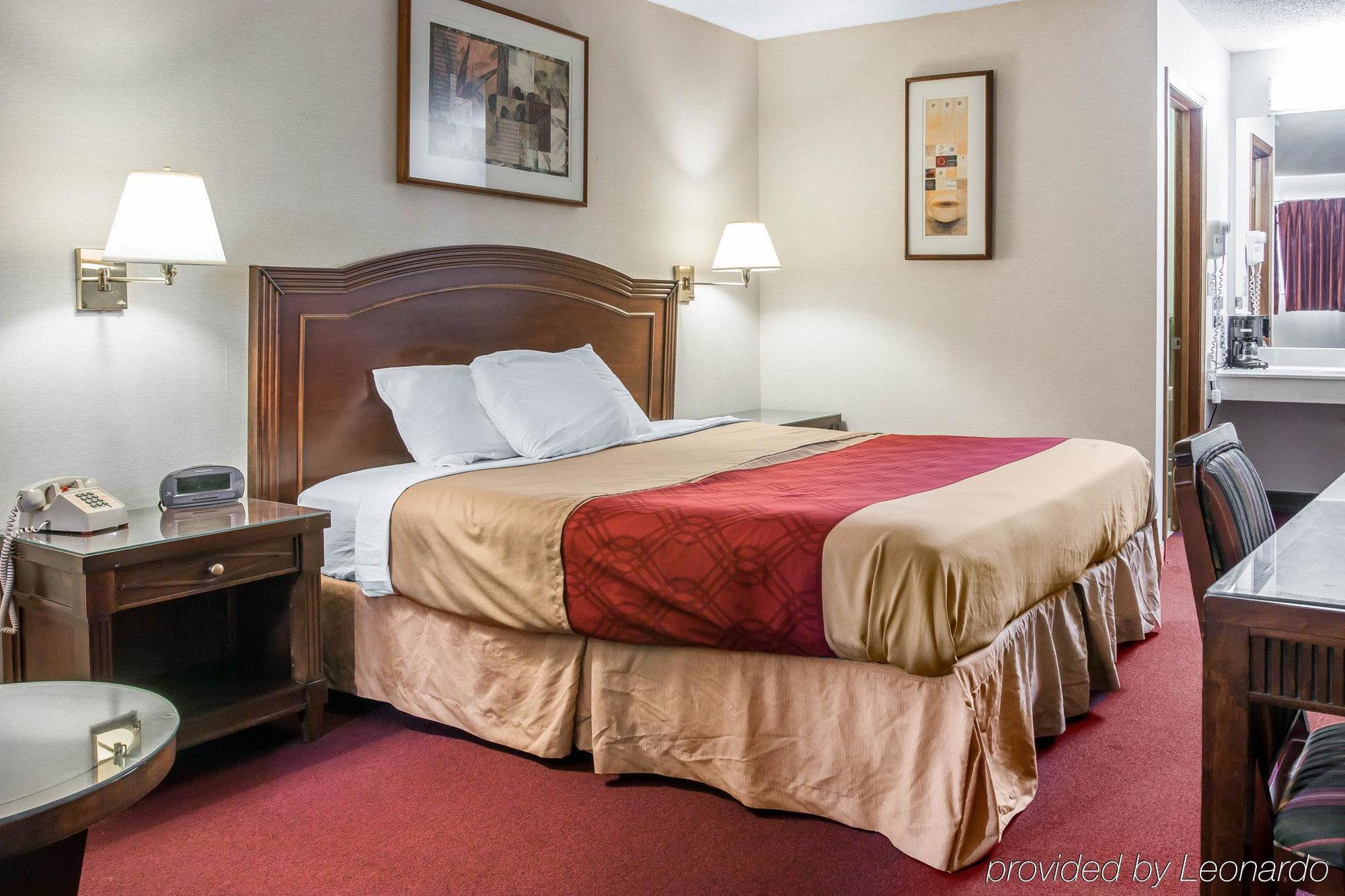 Econo Lodge Holland Екстер'єр фото