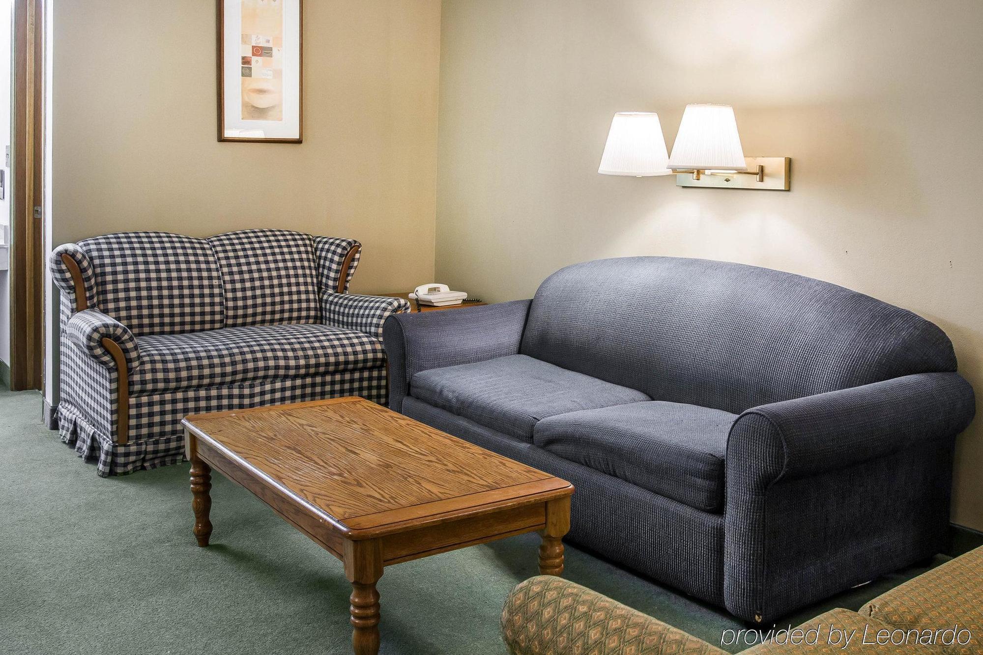 Econo Lodge Holland Екстер'єр фото