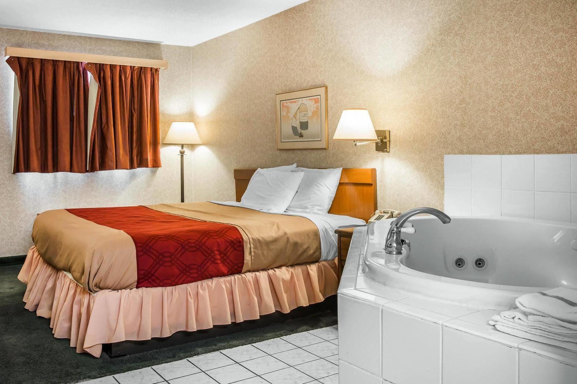 Econo Lodge Holland Екстер'єр фото