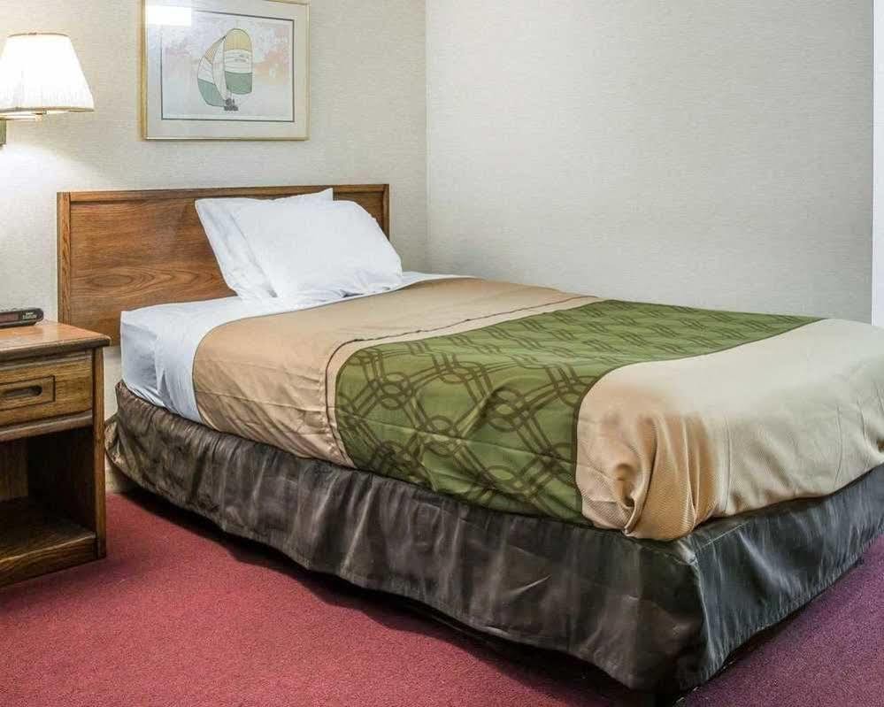 Econo Lodge Holland Екстер'єр фото